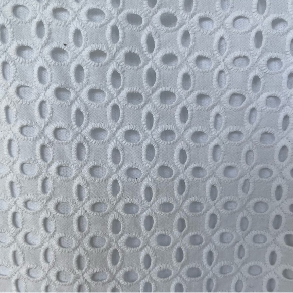 •Talbots• White Eyelet Bermuda Shorts - Size 10P - Picture 6 of 8